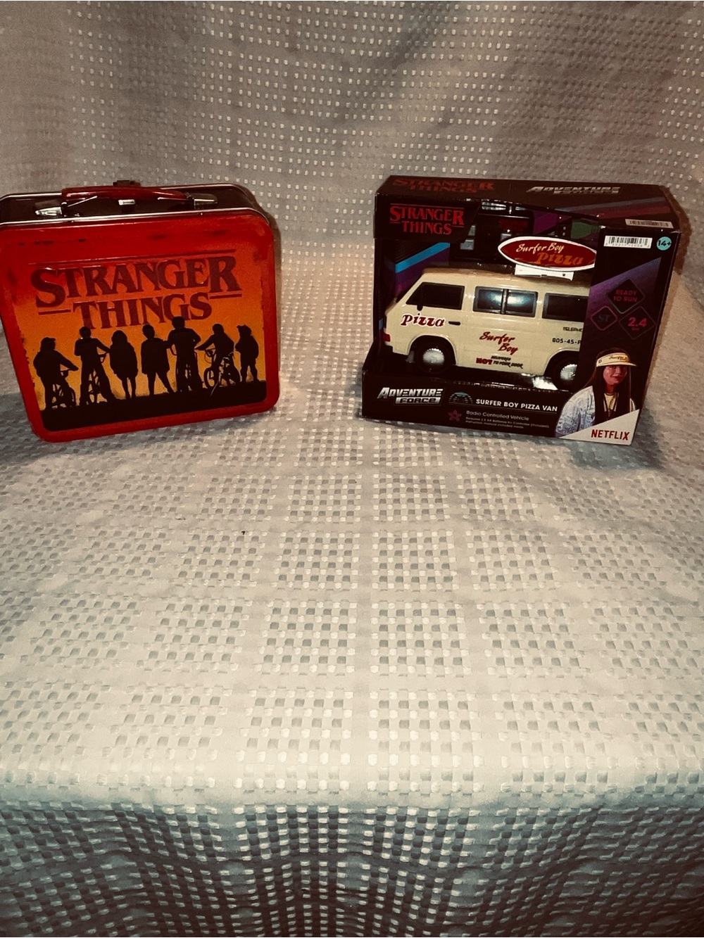 Stranger Things Bundle – Surfer Boy Pizza RC Van + Metal Lunch Box